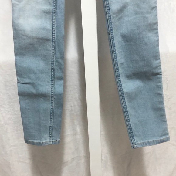Hollister Women's Light Wash Super Skinny Jeans Size 1R W25 L31‎ - Picture 3 of 9